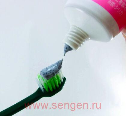 Зубная паста отбеливающая KOBAYASHI Whitening Sumigaki, с древесным углем и ароматом цветов и мятного чая, 100г.