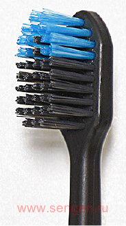 Зубная щётка DENTALPRO Black-Dia Compact, с платиновой коллоидной керамикой и щетиной алмазной формы, с компактной головкой, жесткая.