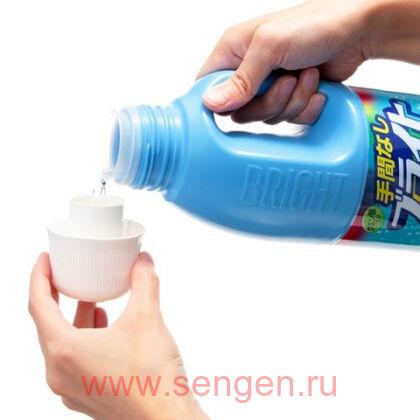 Жидкий кислородный отбеливатель LION Temanashi Bright, для цветного белья, 1000мл.