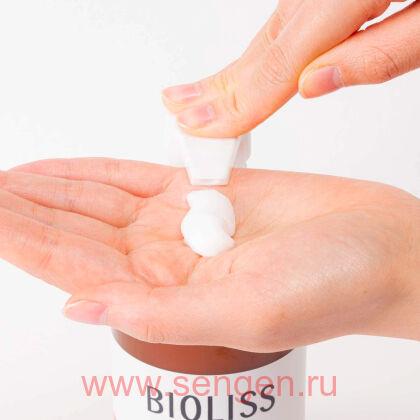 Увлажняющий органический кондиционер для волос KOSE Bioliss Veganee Botanical Moist, с натуральными маслами, аминокислотами и растительными экстрактами, с ароматом розы и черной смородины, 480мл.