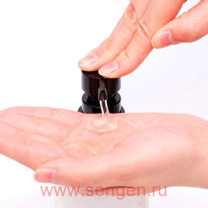 Шампунь для волос KOSE Bioliss Botanical Esthetique Refining Shampoo Smooth, для придания гладкости и блеска волосам, с ароматом жасмина и фрезии, 500мл.