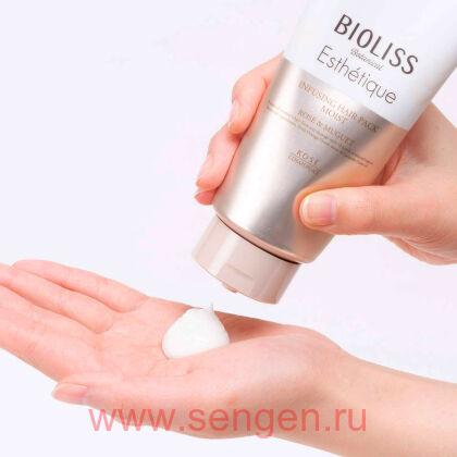 Маска для увлажнения и защиты волос KOSE Bioliss Botanical Esthetique Infusing Hair Pack Moist, с ароматом розы и ландыша, 200г.