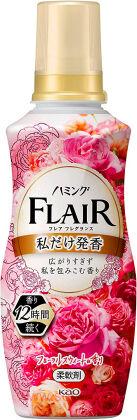 Кондиционер-смягчитель для белья KAO Flair Fragrance Floral Sweet, со сладким цветочно-фруктовым ароматом, бутылка с колпачком-дозатором, 520мл.