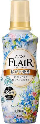 Кондиционер-смягчитель для белья KAO Flair Fragrance Flower Harmony, с ароматом цветочной гармонии, бутылка с колпачком-дозатором, 520мл.