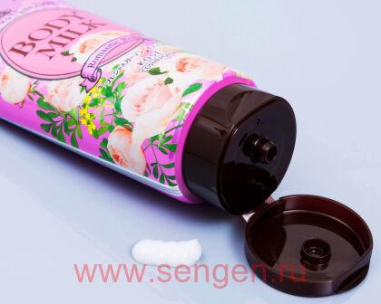 Молочко для тела KOSE Precious Garden Body Milk Romantic Rose, питательное и увлажняющее, на основе растительных масел и экстрактов, с нежным ароматом розы, 200г.