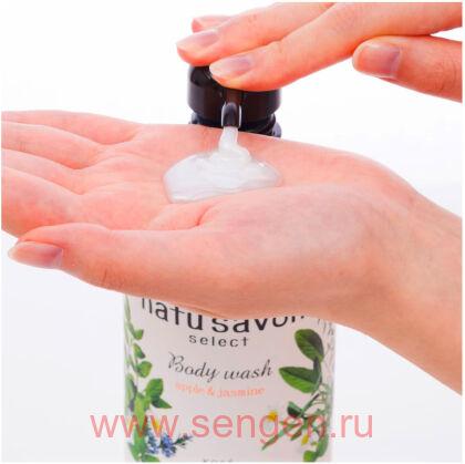Жидкое мыло для тела KOSE Softymo Natu Savon Body Wash Moist, увлажняющее, с натуральными ингредиентами, с ароматом яблока и жасмина, 500мл.