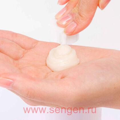 Кондиционер для волос KOSE Bioliss Botanical Esthetique Refining Damage Repair, восстанавливающий, с ароматом пиона и свежих ягод, 500мл.