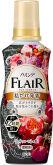 Кондиционер-смягчитель для белья KAO Flair Fragrance Rich Floral, с богатым фруктово-ягодным ароматом и цветочными нотками, бутылка с колпачком-дозатором, 520мл.